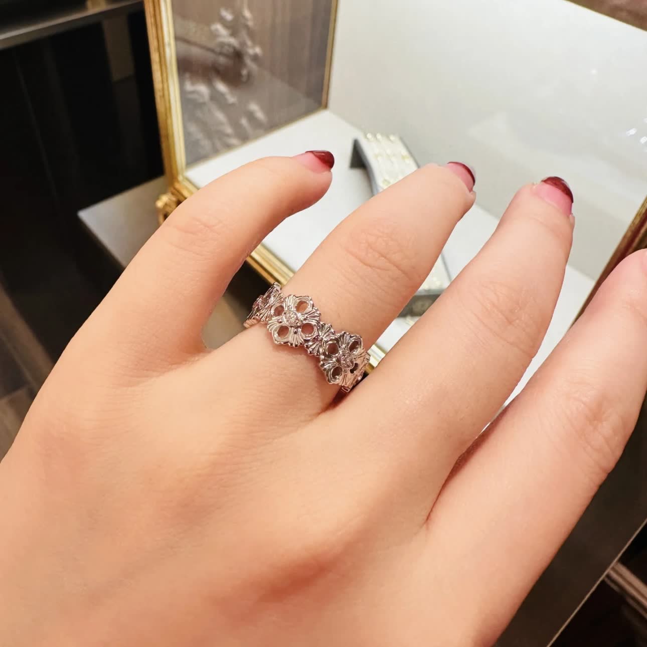 Van Cleef & Arpels Floral Diamond Ring